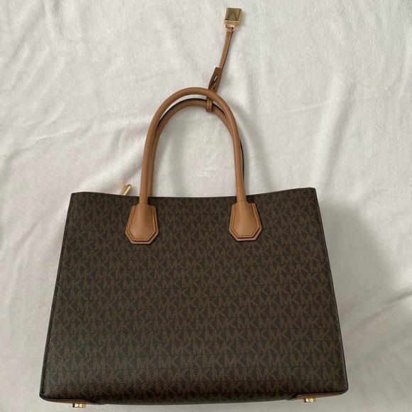 Michael Michael Kors  LARGE CONVERTIBLE TOTE - Picture 2 of 10